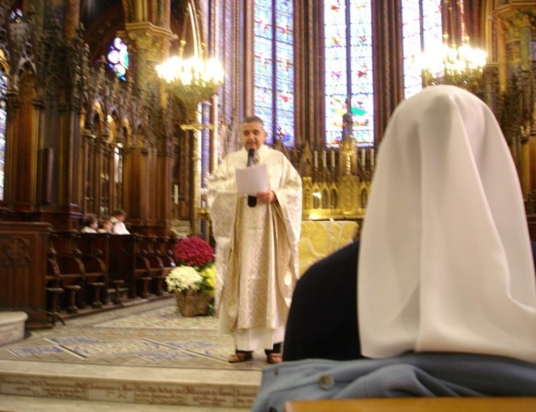 Accueil de la communauté à Notre Dame de Bonsecours Présentation de Marie